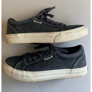 Taos Plim Soul Dark Gray Sneakers Women’s 7